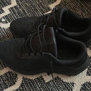 Nike Men's Black Sneakers